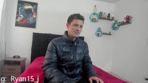 Snapshot of ryan15_ chatting on March 11, 2025, 3:23 pm Ryan 15 online show from March 11, 2025, 3:23 pm