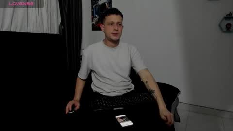 Snapshot of ryan15_ chatting on November 8, 2025, 10:26 am Ryan 15 online show from November 8, 2025, 10:26 am