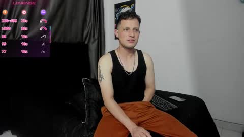 Snapshot of ryan15_ chatting on December 1, 2025, 11:04 am Ryan 15 online show from December 1, 2025, 11:04 am