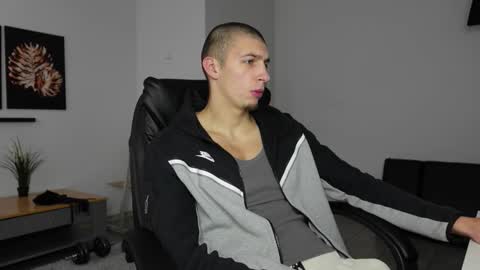 RYAN DOZER online show from October 26, 2025, 8:20 am