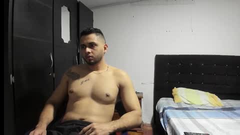 ryan_xc1 online show from November 22, 2025, 2:43 am