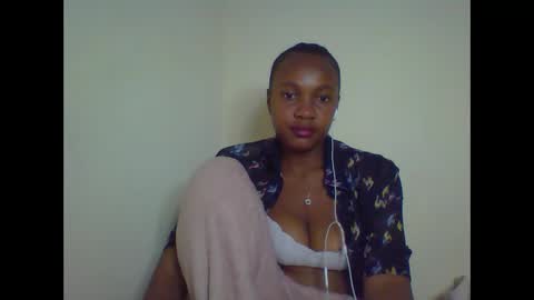 Snapshot of rycie chatting on October 7, 2025, 2:25 pm Rycie online show from October 7, 2025, 2:25 pm