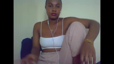 Snapshot of rycie chatting on October 13, 2025, 4:07 pm Rycie online show from October 13, 2025, 4:07 pm