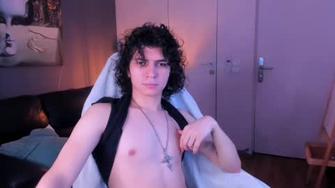Snapshot of rylanstone chatting on September 29, 2025, 8:13 pm Rylan online show from September 29, 2025, 8:13 pm