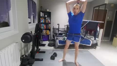 Snapshot of ryukukamifr chatting on November 28, 2025, 7:49 pm Ryuk FR online show from November 28, 2025, 7:49 pm