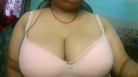 Snapshot of s03286 chatting on November 8, 2025, 6:02 am HotLovers online show from November 8, 2025, 6:02 am