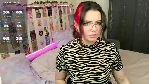 Kate online show from February 26, 2025, 2:14 pm