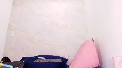 s_sofia_ online show from February 4, 2025, 7:22 pm
