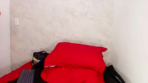 s_sofia_ online show from February 19, 2025, 7:27 pm