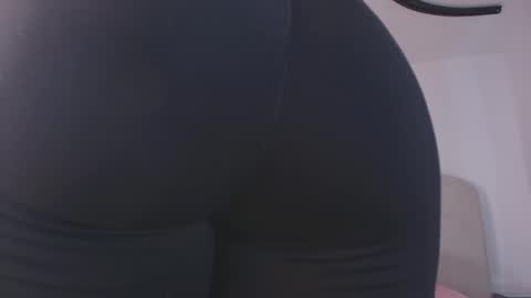 s_sofia_ online show from December 15, 2025, 11:58 am