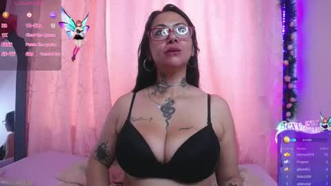 Snapshot of saalomee_1 chatting on December 31, 2024, 4:35 pm saalomee 1 online show from December 31, 2024, 4:35 pm