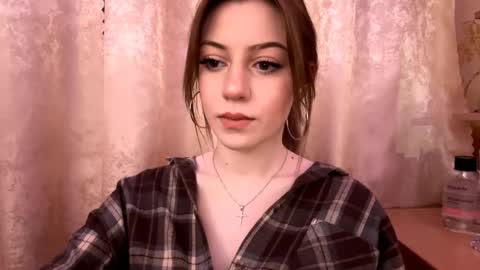 Snapshot of sabinakeeser chatting on December 17, 2025, 5:41 pm Mika online show from December 17, 2025, 5:41 pm