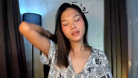 Snapshot of sabrina_maxx chatting on December 13, 2024, 2:38 pm Nadine online show from December 13, 2024, 2:38 pm