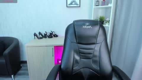 GMT7TueWedThuFriSatSun 0100am-0700am online show from January 19, 2025, 9:55 pm