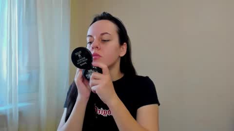 Snapshot of sabrina_tin chatting on October 9, 2025, 11:41 am sabrina_tin online show from October 9, 2025, 11:41 am