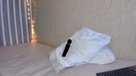 mariana  online show from February 25, 2025, 2:03 am