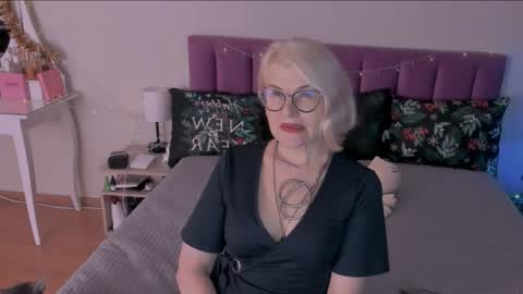 Snapshot of sabrinamacmarren chatting on December 28, 2024, 5:25 pm Sabrina MacMarren online show from December 28, 2024, 5:25 pm