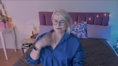 Snapshot of sabrinamacmarren chatting on January 14, 2025, 12:43 am Sabrina MacMarren online show from January 14, 2025, 12:43 am