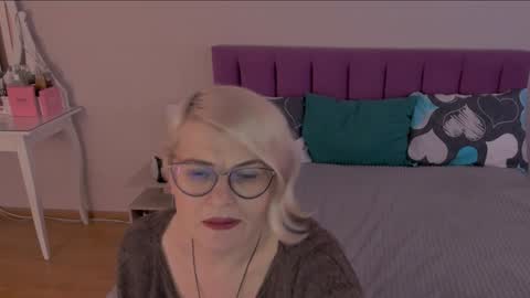 Snapshot of sabrinamacmarren chatting on January 26, 2025, 11:17 am Sabrina MacMarren online show from January 26, 2025, 11:17 am