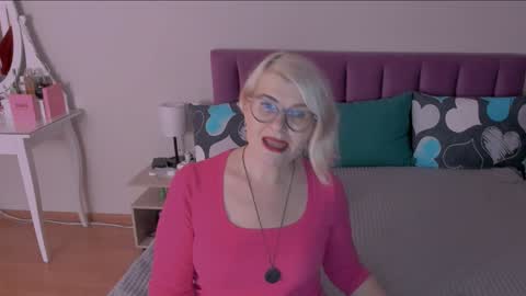 Snapshot of sabrinamacmarren chatting on January 29, 2025, 6:18 pm Sabrina MacMarren online show from January 29, 2025, 6:18 pm