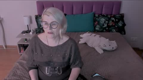 Snapshot of sabrinamacmarren chatting on February 7, 2025, 7:38 pm Sabrina MacMarren online show from February 7, 2025, 7:38 pm