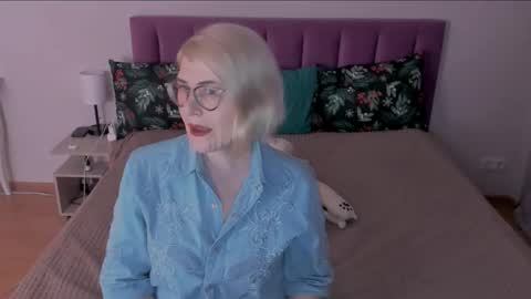 Snapshot of sabrinamacmarren chatting on February 11, 2025, 5:26 am Sabrina MacMarren online show from February 11, 2025, 5:26 am
