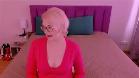 Snapshot of sabrinamacmarren chatting on September 15, 2025, 10:48 am Sabrina MacMarren online show from September 15, 2025, 10:48 am