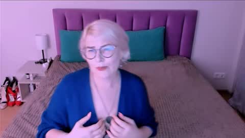 Snapshot of sabrinamacmarren chatting on September 23, 2025, 5:27 pm Sabrina MacMarren online show from September 23, 2025, 5:27 pm