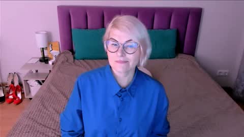 Snapshot of sabrinamacmarren chatting on October 25, 2025, 2:24 pm Sabrina MacMarren online show from October 25, 2025, 2:24 pm