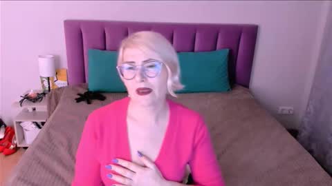 Snapshot of sabrinamacmarren chatting on October 29, 2025, 5:58 pm Sabrina MacMarren online show from October 29, 2025, 5:58 pm