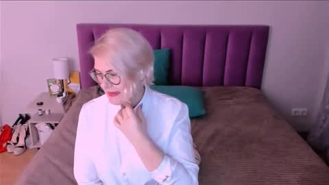 Snapshot of sabrinamacmarren chatting on November 8, 2025, 3:12 pm Sabrina MacMarren online show from November 8, 2025, 3:12 pm