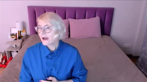 Snapshot of sabrinamacmarren chatting on November 23, 2025, 12:27 pm Sabrina MacMarren online show from November 23, 2025, 12:27 pm