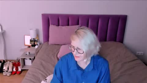 Snapshot of sabrinamacmarren chatting on November 24, 2025, 9:47 pm Sabrina MacMarren online show from November 24, 2025, 9:47 pm