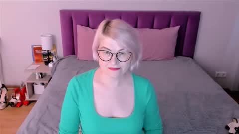 Snapshot of sabrinamacmarren chatting on December 1, 2025, 7:24 am Sabrina MacMarren online show from December 1, 2025, 7:24 am