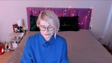 Snapshot of sabrinamacmarren chatting on December 14, 2025, 11:26 am Sabrina MacMarren online show from December 14, 2025, 11:26 am