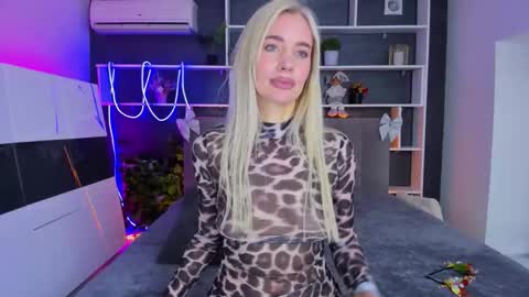 Snapshot of sabrinasharm chatting on December 14, 2025, 12:54 pm Sabrina online show from December 14, 2025, 12:54 pm