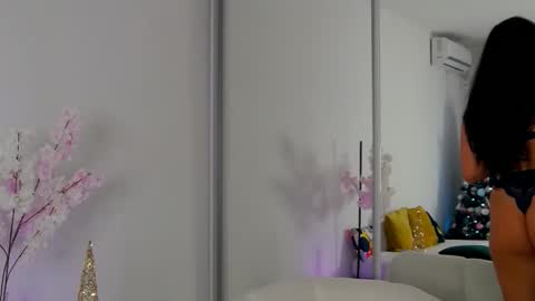 Snapshot of sabylovely chatting on December 17, 2025, 10:05 pm Sabrina online show from December 17, 2025, 10:05 pm