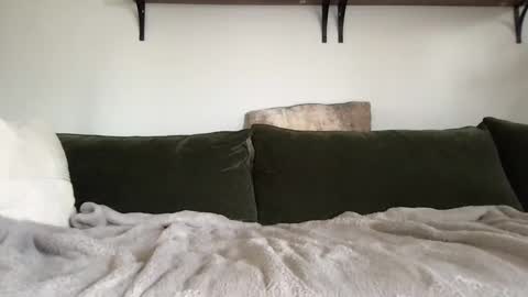 Snapshot of sack_draggin chatting on February 22, 2025, 5:57 pm Beezy online show from February 22, 2025, 5:57 pm