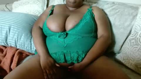 Snapshot of sade_dreams chatting on October 23, 2025, 3:39 am sade_dreams online show from October 23, 2025, 3:39 am