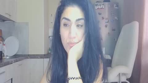 Queen online show from November 11, 2025, 8:03 am