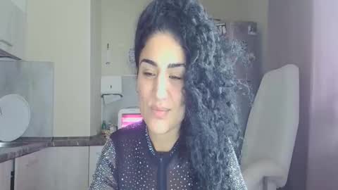 Queen online show from November 16, 2025, 12:22 pm