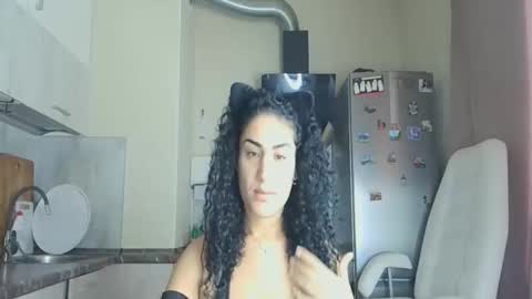 Queen online show from November 17, 2025, 10:54 am