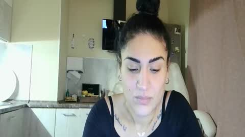 Queen online show from November 24, 2025, 3:01 pm