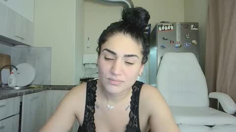 Queen online show from December 3, 2025, 11:52 am