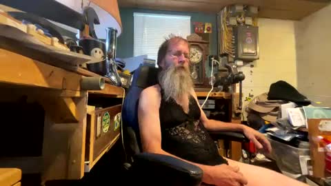 safety_fist online show from January 7, 2025, 8:52 pm