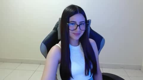 Sahaliefox  online show from October 26, 2025, 4:24 pm