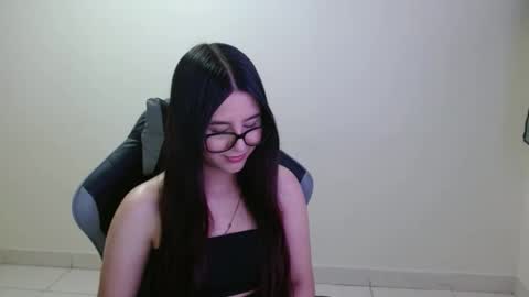 Sahaliefox  online show from November 23, 2025, 7:02 pm