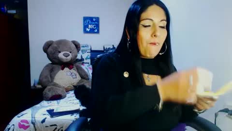 Karina online show from September 12, 2025, 2:11 am