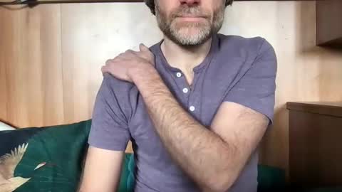 Snapshot of saint009 chatting on February 14, 2025, 1:29 pm saint009 online show from February 14, 2025, 1:29 pm