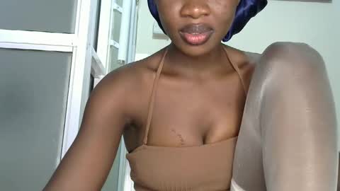 Snapshot of sally_beauty2023 chatting on November 8, 2025, 7:30 am sally_beauty2023 online show from November 8, 2025, 7:30 am